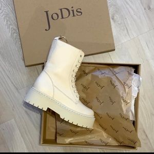 Beige/White platform boots!!